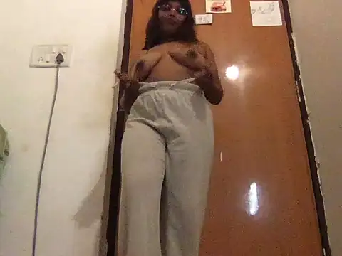 دردشة raveena_hot الجنسية المباشرة