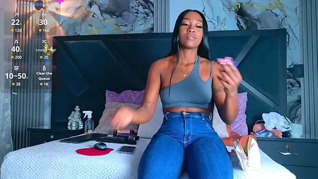 SofiaCopper Adlı Modelin Canlı XXX Sohbeti