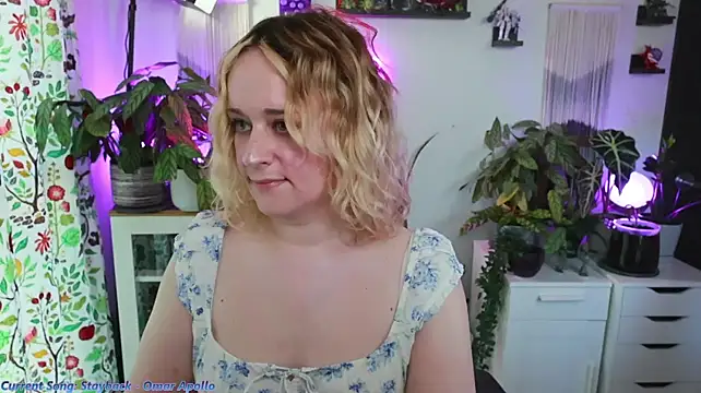 Show modela xzoeyryanx na web-kameri