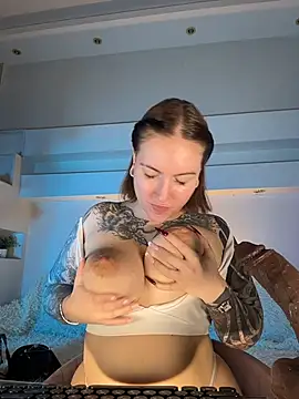 Živý XXX chat Tattitude_