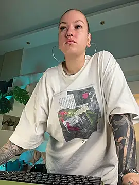 Tattitude_ Adlı Modelin Canlı XXX Sohbeti