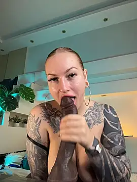 Czat XXX na żywo – Tattitude_