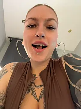Živý XXX chat Tattitude_