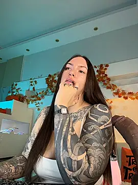 Tattitude_ XXX чат на живо