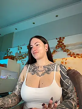 Tattitude_ Adlı Modelin Canlı XXX Sohbeti