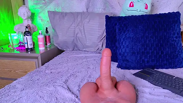 bella_mush's Webcam Show