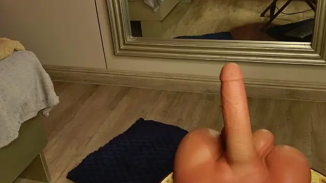 bella_mush's Webcam Show