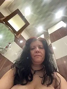 Show modela kotkite na web-kameri