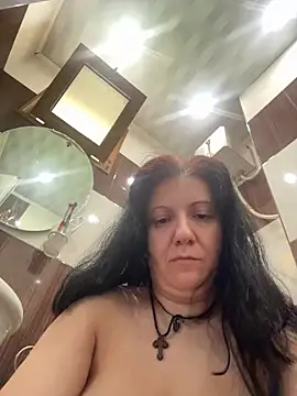 Show modela kotkite na web-kameri