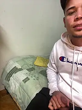 Mlkvzla Show in webcam