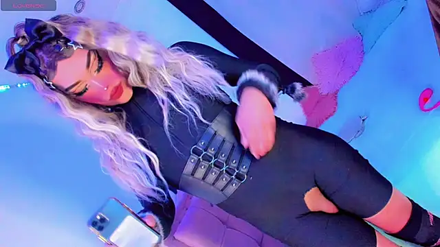 Shiaki_04 Adlı Modelin Web Kamerası Şovu