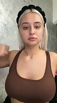 Kylie_One's Live XXX Chat