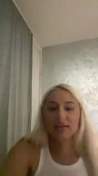 Kylie_One Live XXX-chat