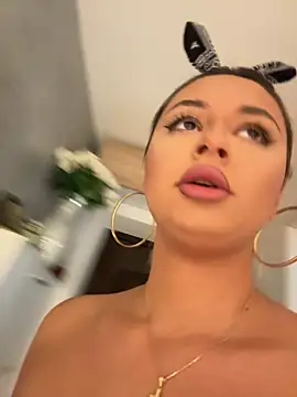 Kylie_One Webcam show