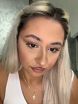 Kylie_One Webcam show