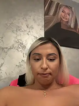 Kylie_One Webcam show
