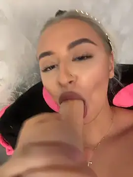 Kylie_One Webcam show