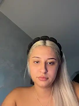 Kylie_One Webcam show