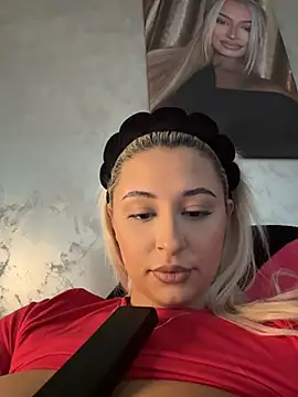 Kylie_One Webcam show