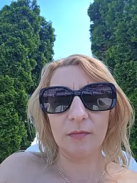 KaylinJan: διαδικτυακό σόου στην κάμερα