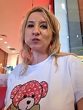 KaylinJann Webbikameraesitys