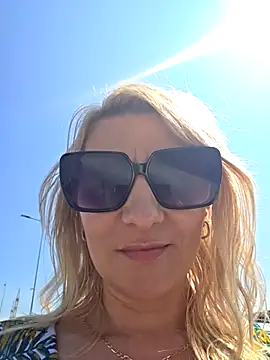 KaylinJann Webbikameraesitys