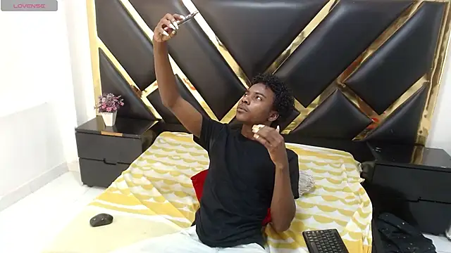 NoahJhonson69 Webcam-Show