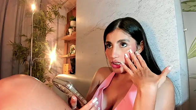 IsabelaStefano Adlı Modelin Canlı XXX Sohbeti