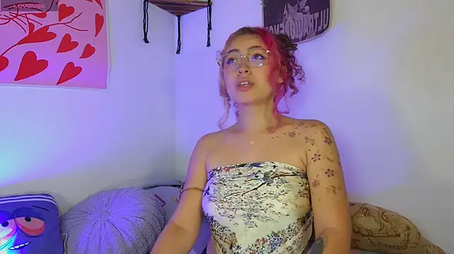 MarieTaylor_'s Webcam Show