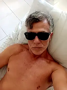 הופעת וובקאם של ElegantSensual
