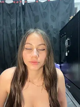 Czat XXX na żywo – MiaWhiteBunny