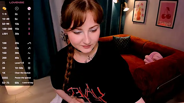 צ'אט XXX בשידור חי של velvet_cherry_