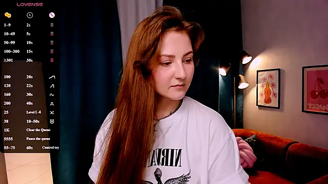 velvet_cherry_ Adlı Modelin Canlı XXX Sohbeti