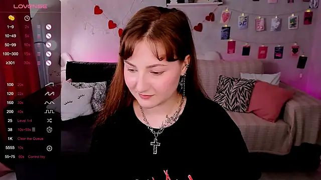 velvet_cherry_ Adlı Modelin Canlı XXX Sohbeti