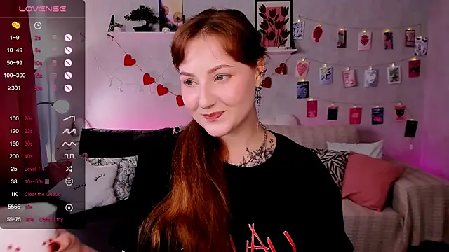 velvet_cherry_ Chat XXX in diretta