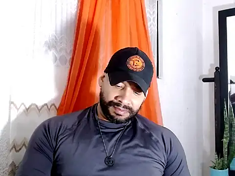musclehetero webcam show