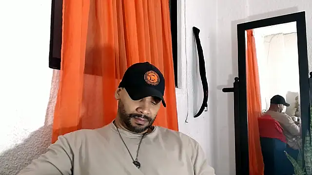 musclehetero Show in webcam