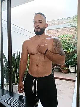 Show modela Mike_savage3 na web-kameri
