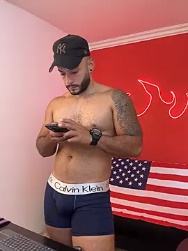 Mike_savage3: διαδικτυακό σόου στην κάμερα