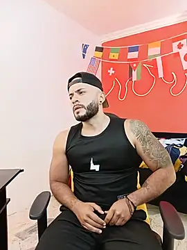 Mike_savage3: διαδικτυακό σόου στην κάμερα