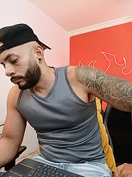 Вебкам-шоу Mike_savage3