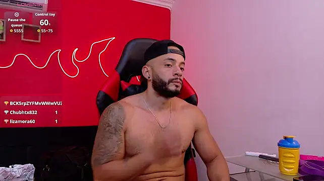 Pokazy przed kamerką – Mike_savage3