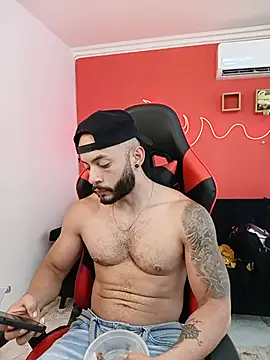 Pokazy przed kamerką – Mike_savage3
