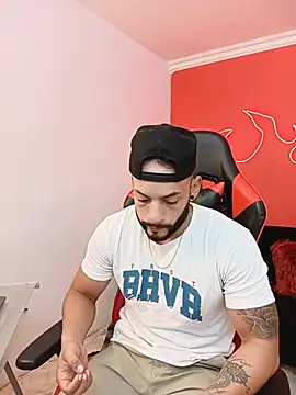 Pokazy przed kamerką – Mike_savage3