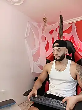 הופעת וובקאם של Mike_savage3