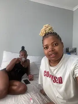 CamilaXXX20's Webcam Show
