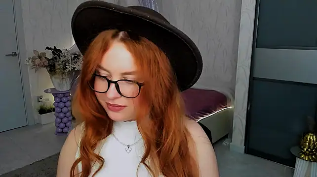 AirySilhouette Adlı Modelin Canlı XXX Sohbeti