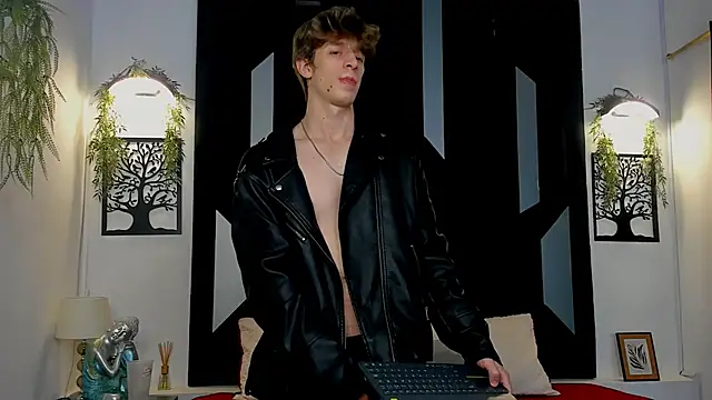 Ostin_Saintsn Webbikameraesitys