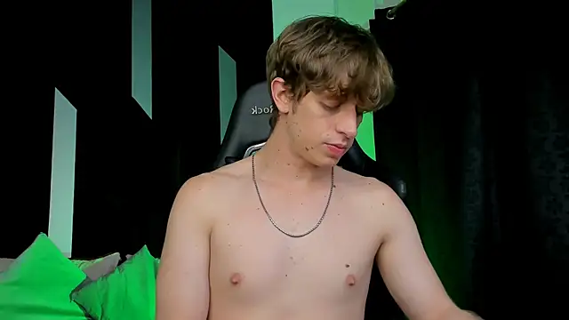Ostin_Saints Show Webcam