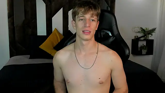 Ostin_Saints Show Webcam